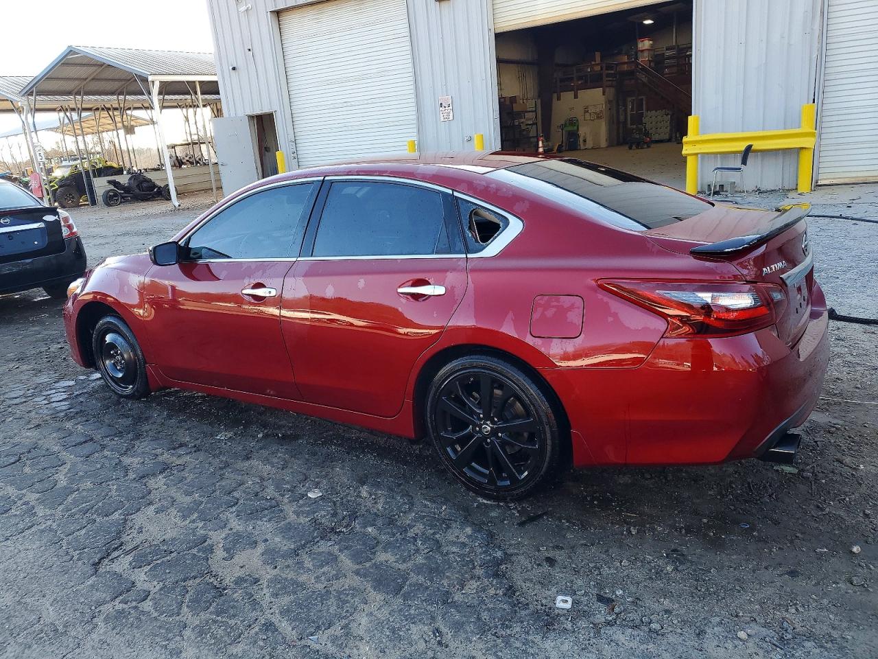 2017 NISSAN ALTIMA 2.5 SR photo 2