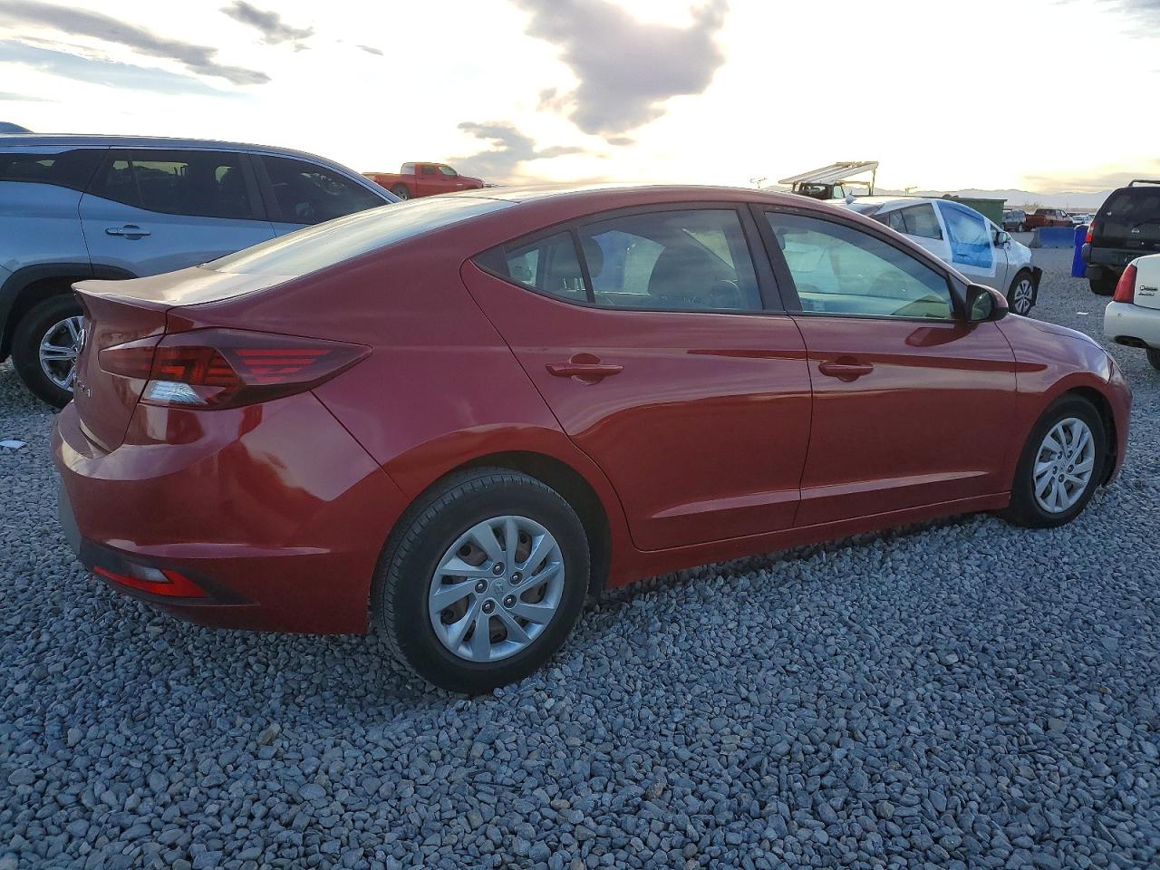 2019 HYUNDAI ELANTRA SE photo 3