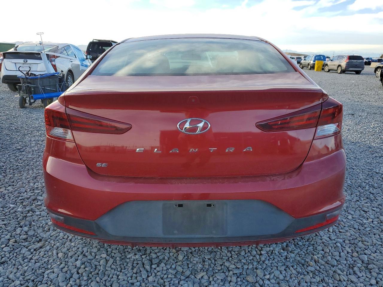 2019 HYUNDAI ELANTRA SE photo 6