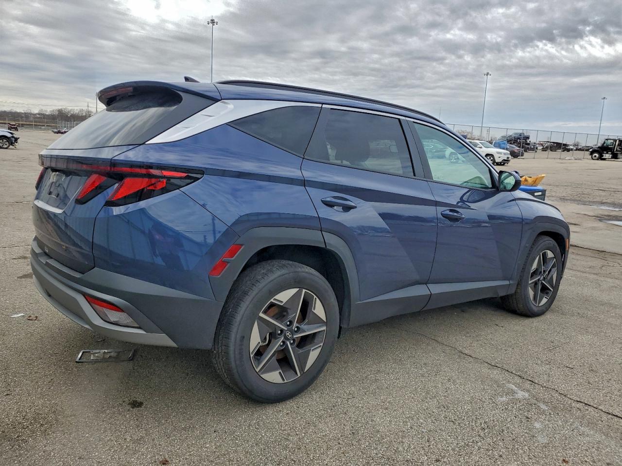 2025 HYUNDAI TUCSON SEL photo 5