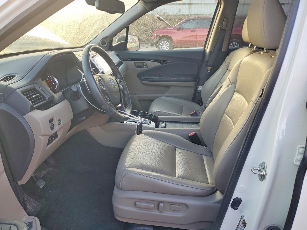 2016 HONDA PILOT ELITE photo 13