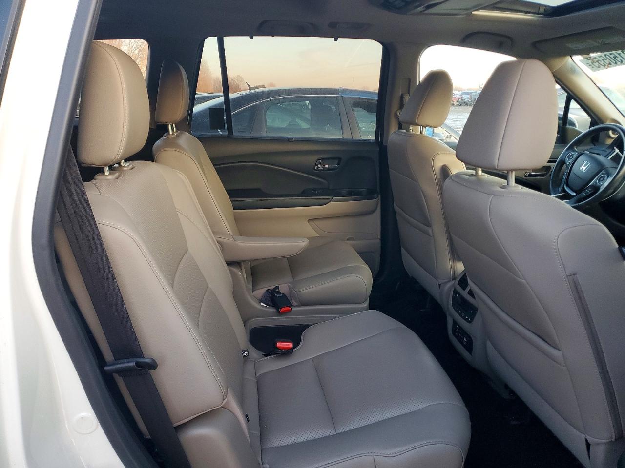 2016 HONDA PILOT ELITE photo 21