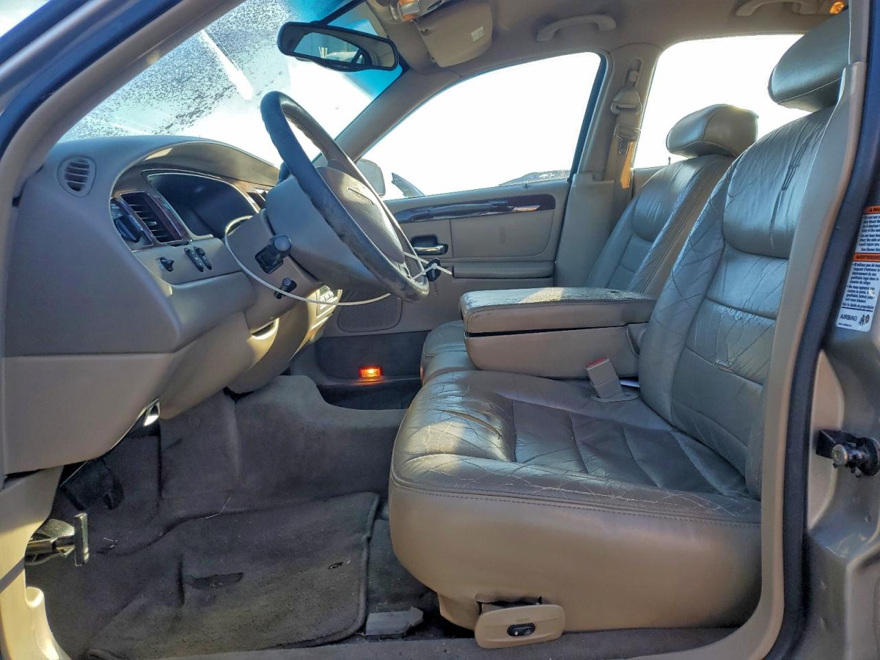 2001 LINCOLN TOWN CAR EXECUTIVE photo 7