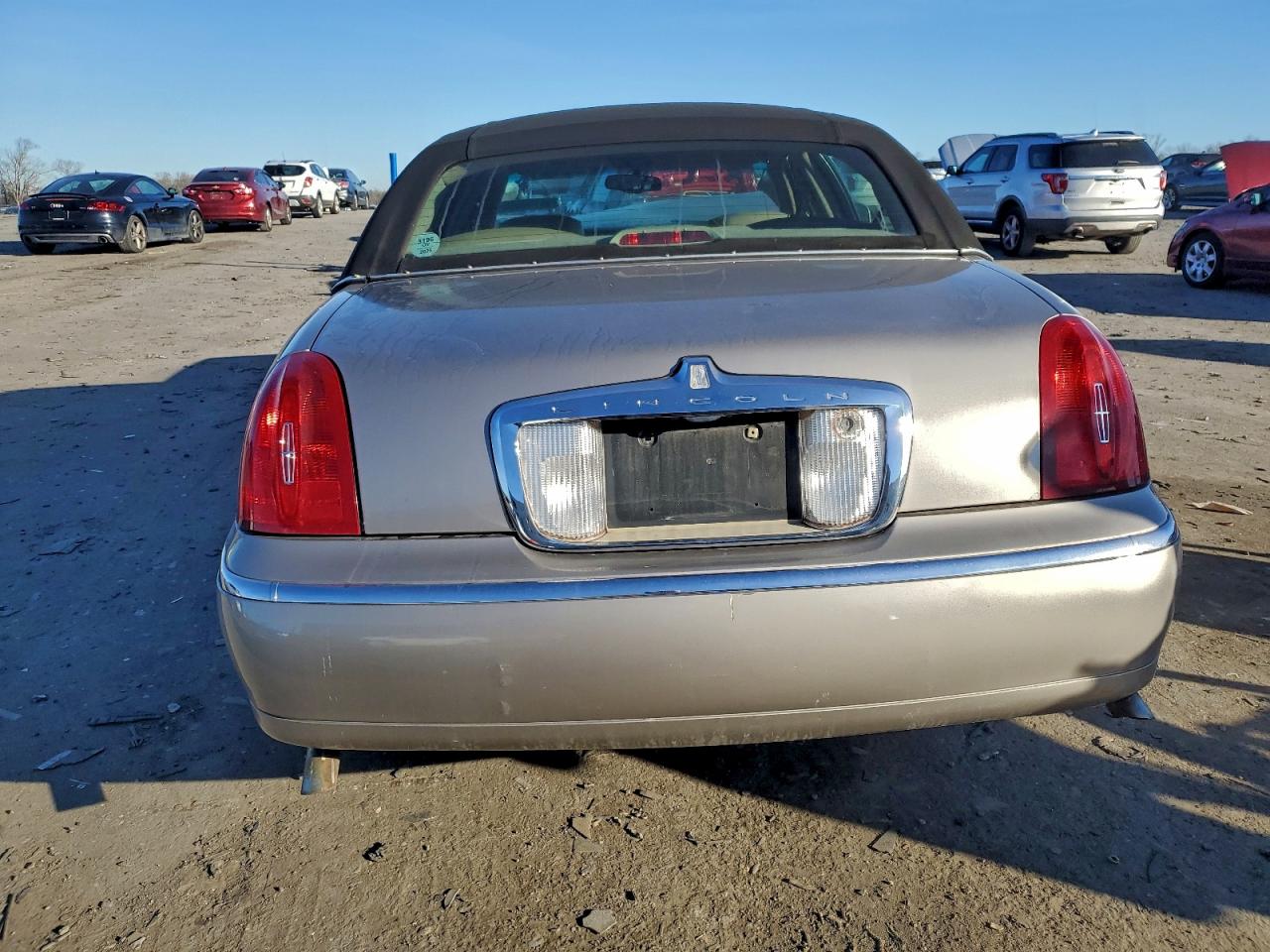 2001 LINCOLN TOWN CAR EXECUTIVE photo 6