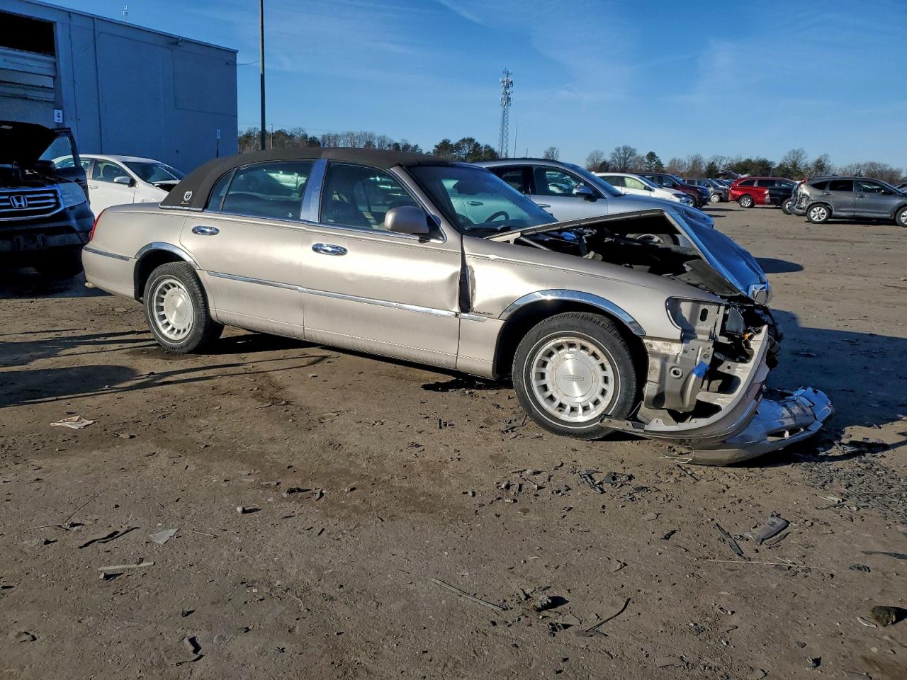 2001 LINCOLN TOWN CAR EXECUTIVE photo 4