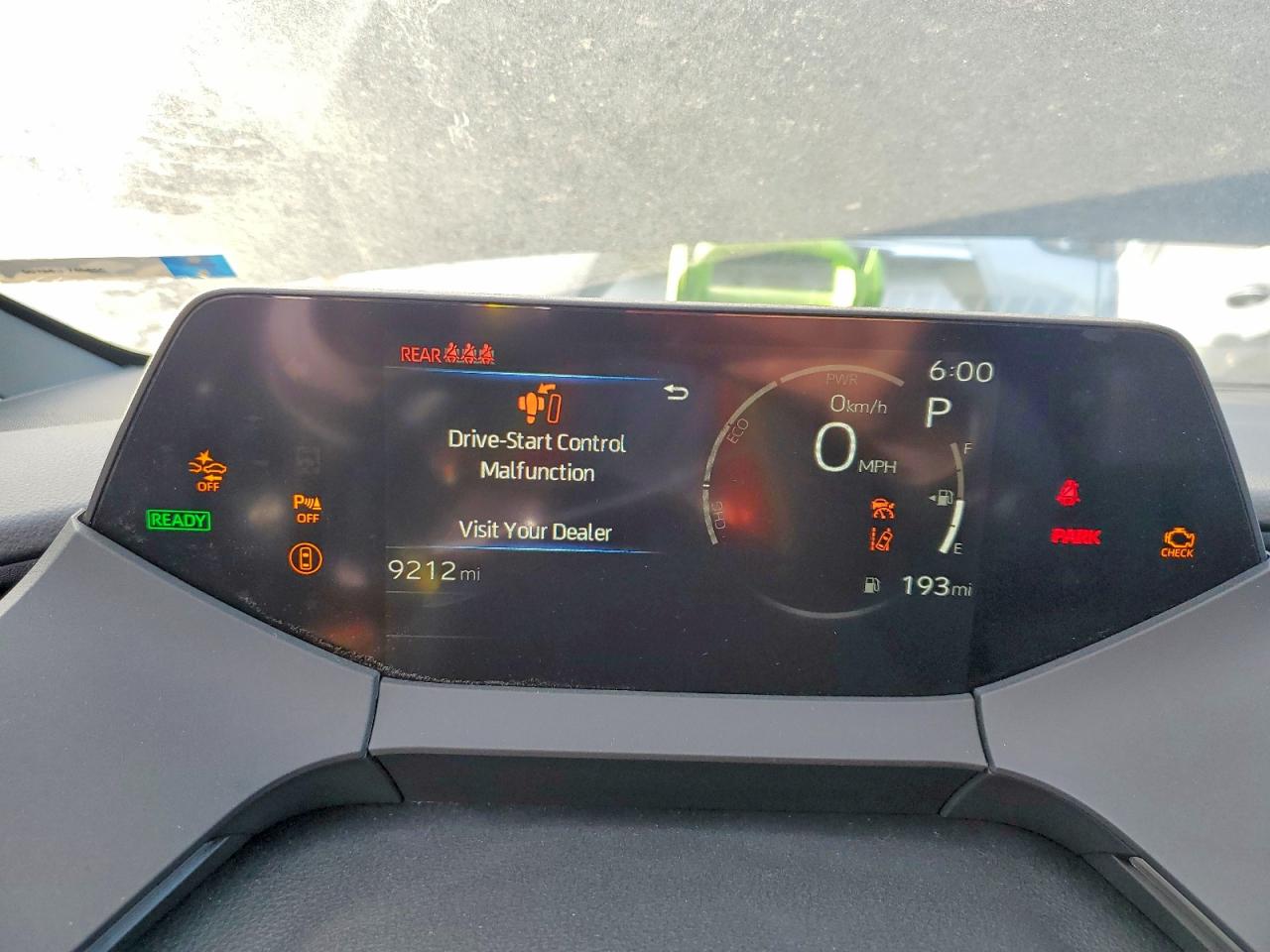 2025 TOYOTA PRIUS LE photo 9
