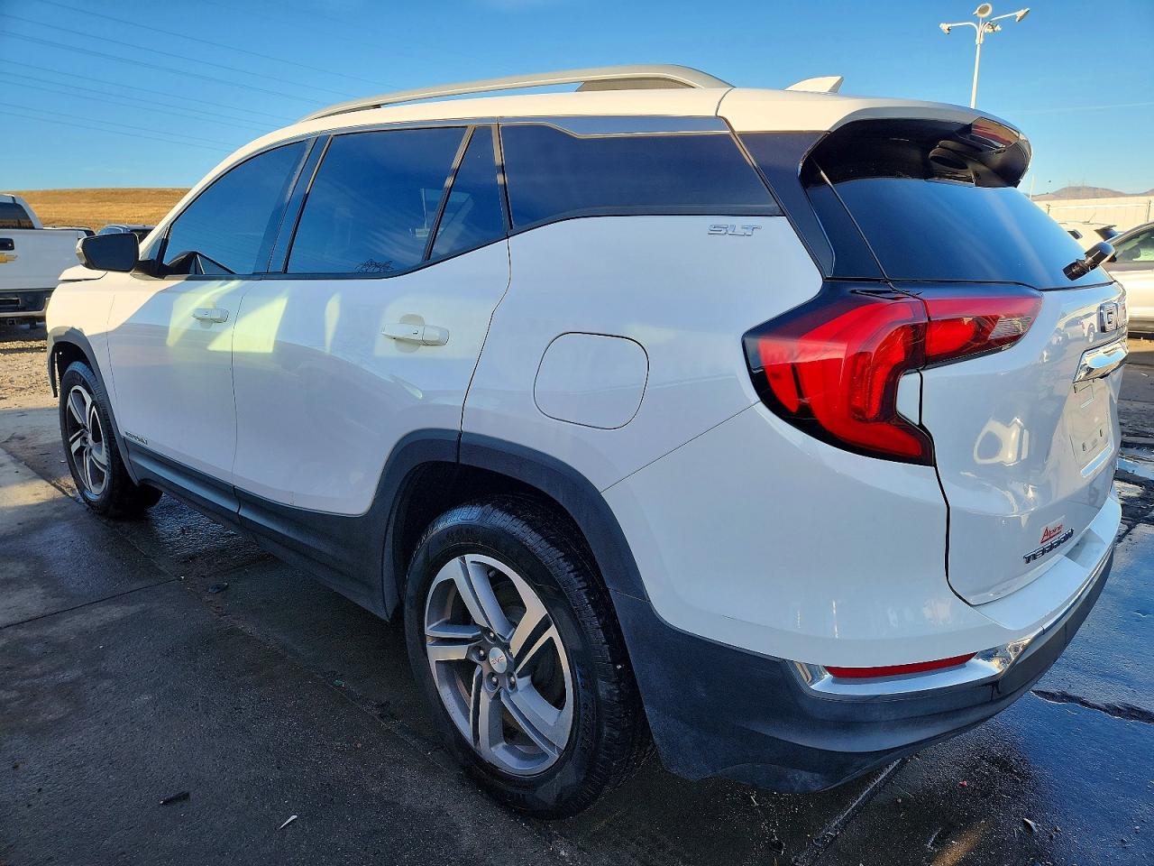 2019 GMC TERRAIN SLT photo 2