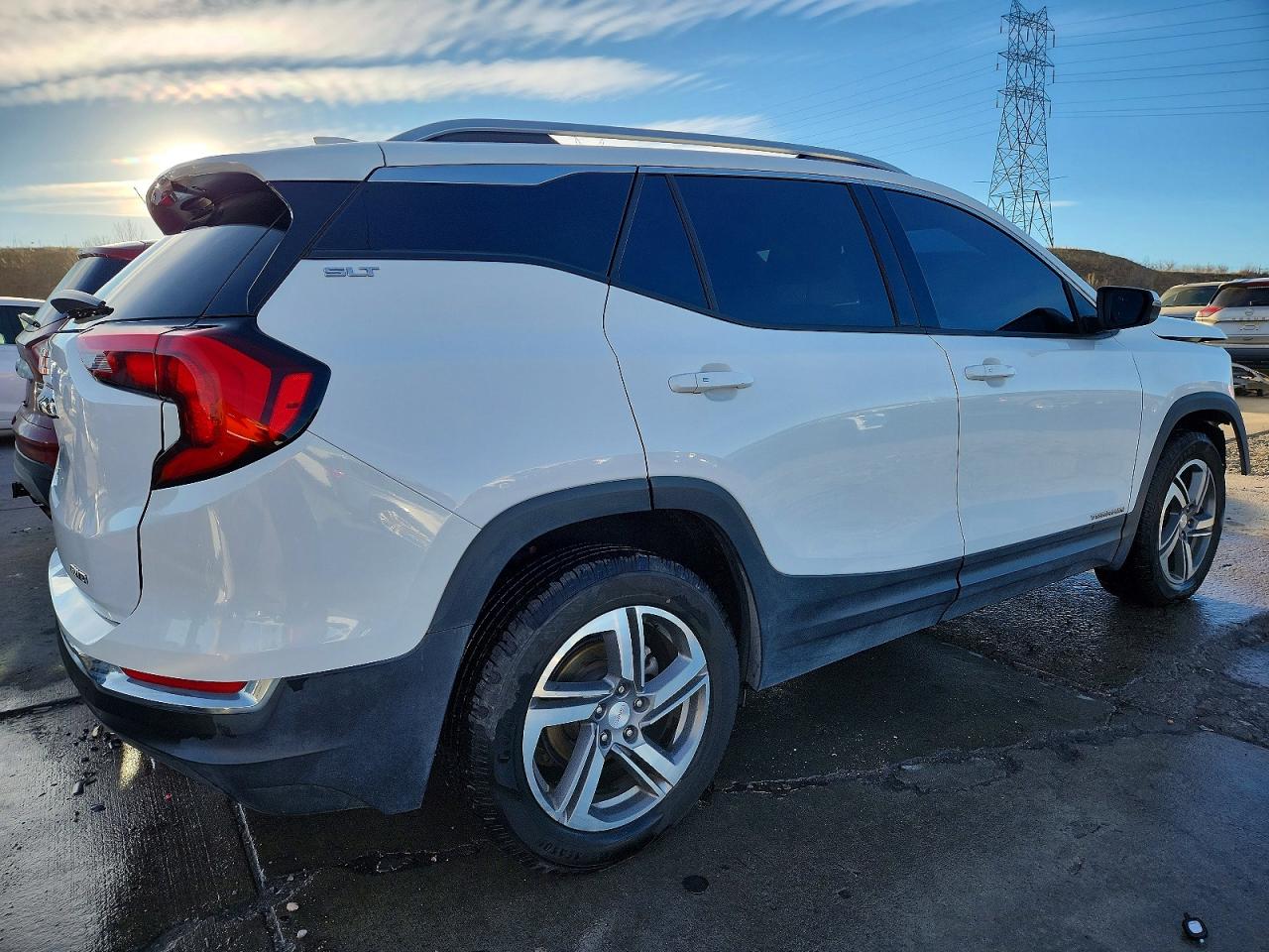 2019 GMC TERRAIN SLT photo 3