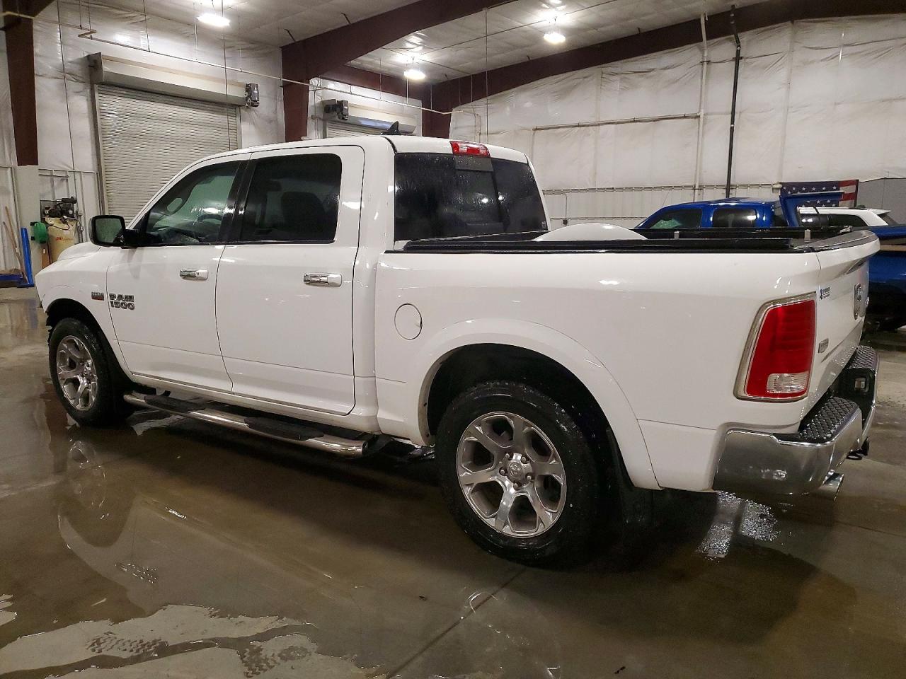 2015 RAM 1500 LARAMIE photo 2