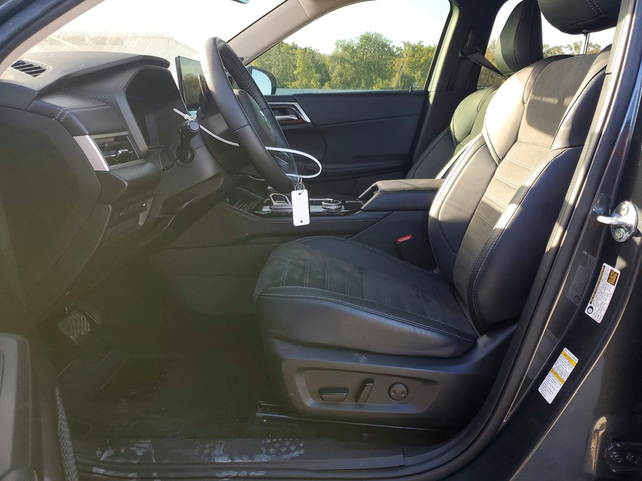 2025 MITSUBISHI OUTLANDER SE photo 7