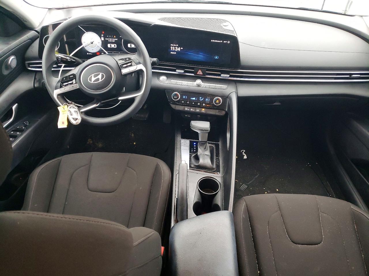 2024 HYUNDAI ELANTRA SEL photo 8