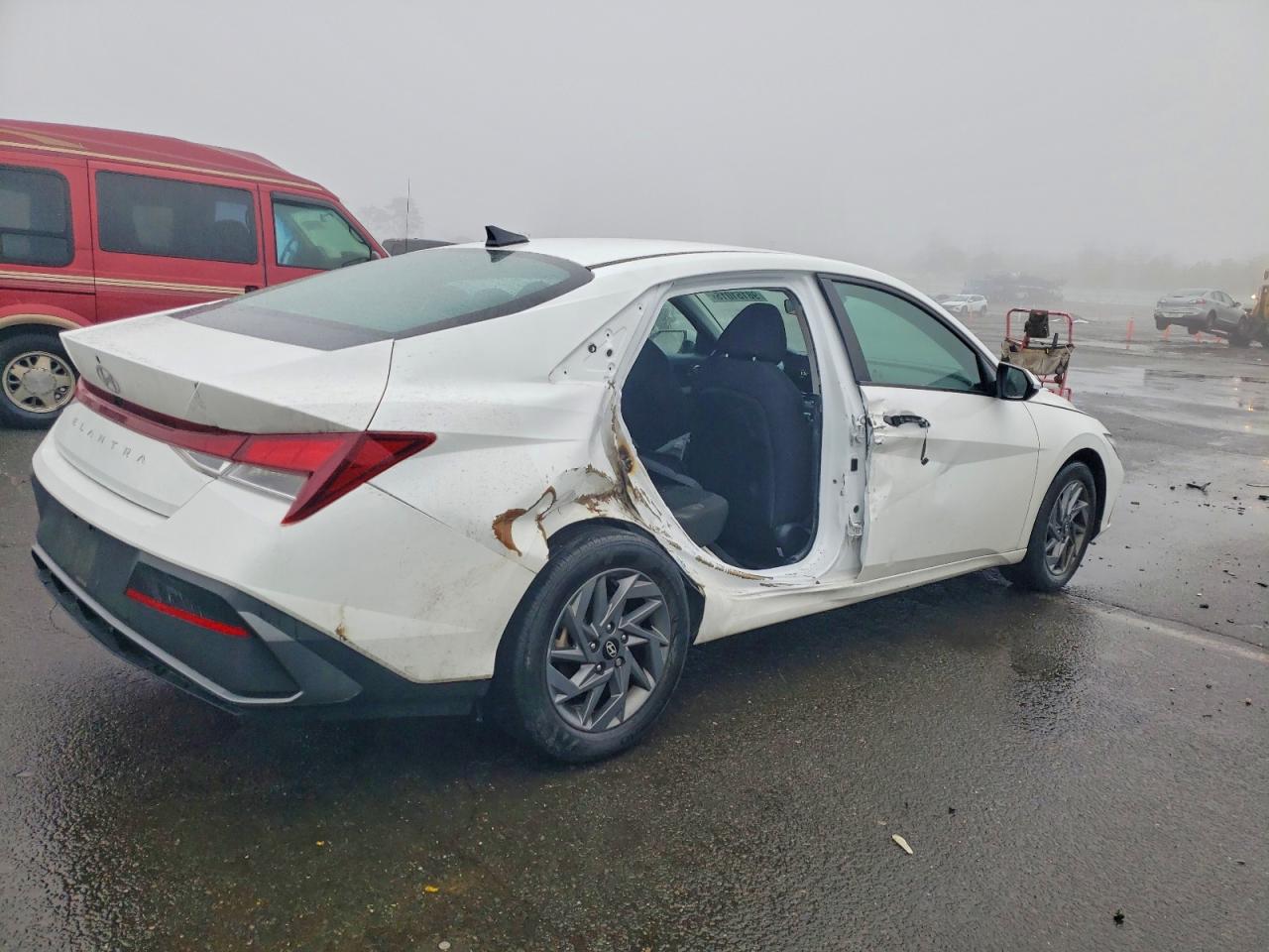 2024 HYUNDAI ELANTRA SEL photo 3