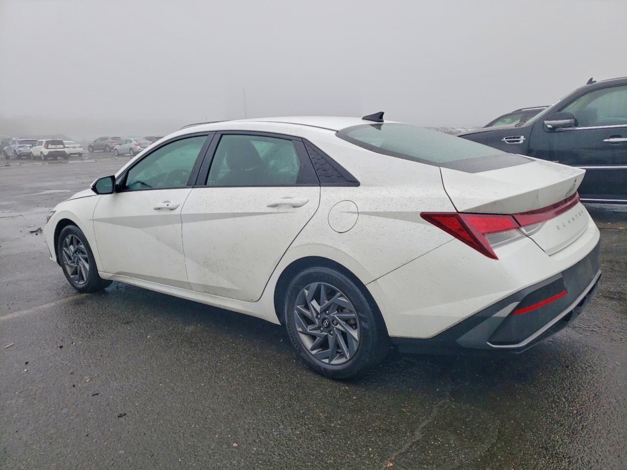 2024 HYUNDAI ELANTRA SEL photo 2