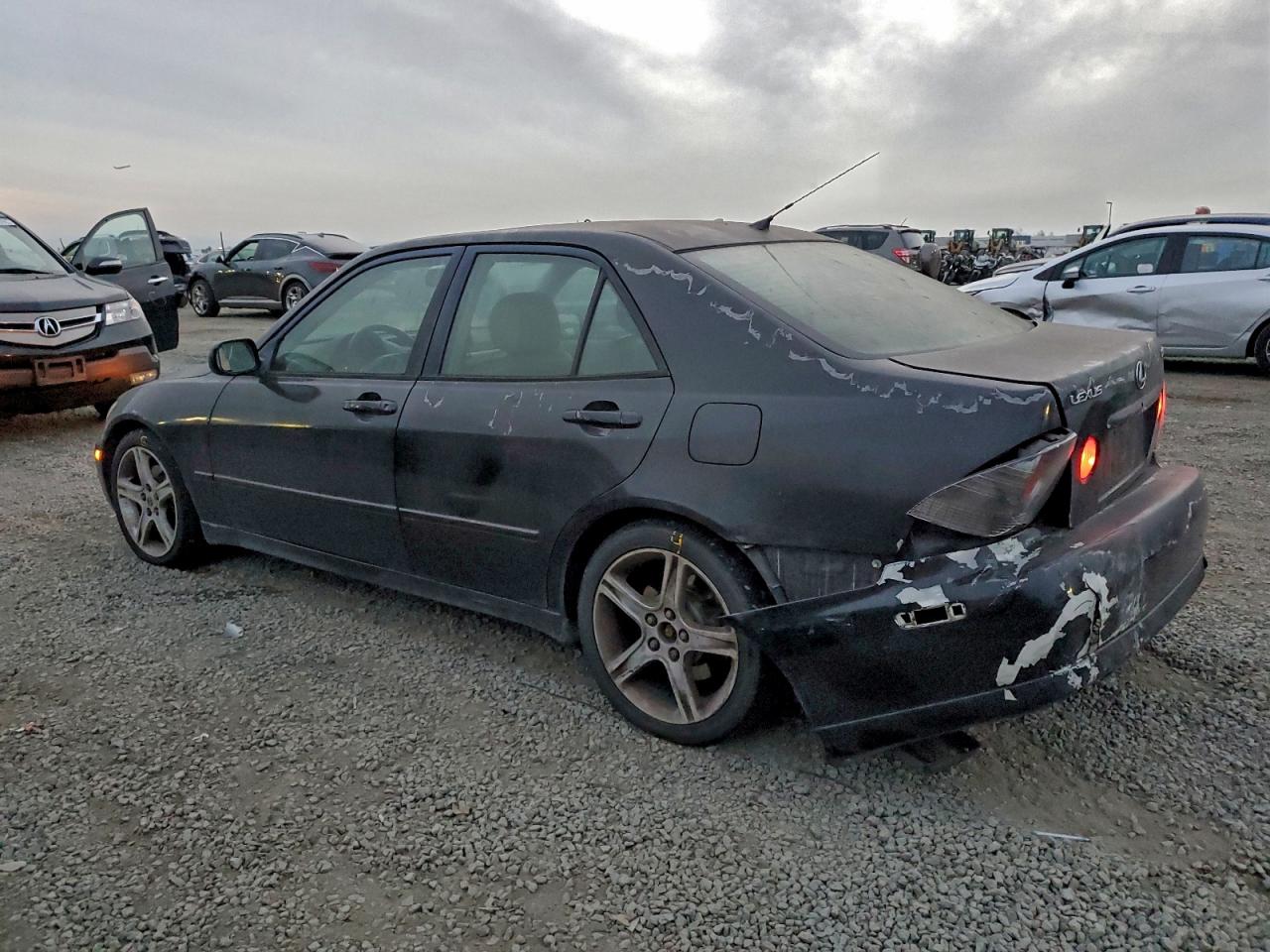 2001 LEXUS IS 300 photo 2