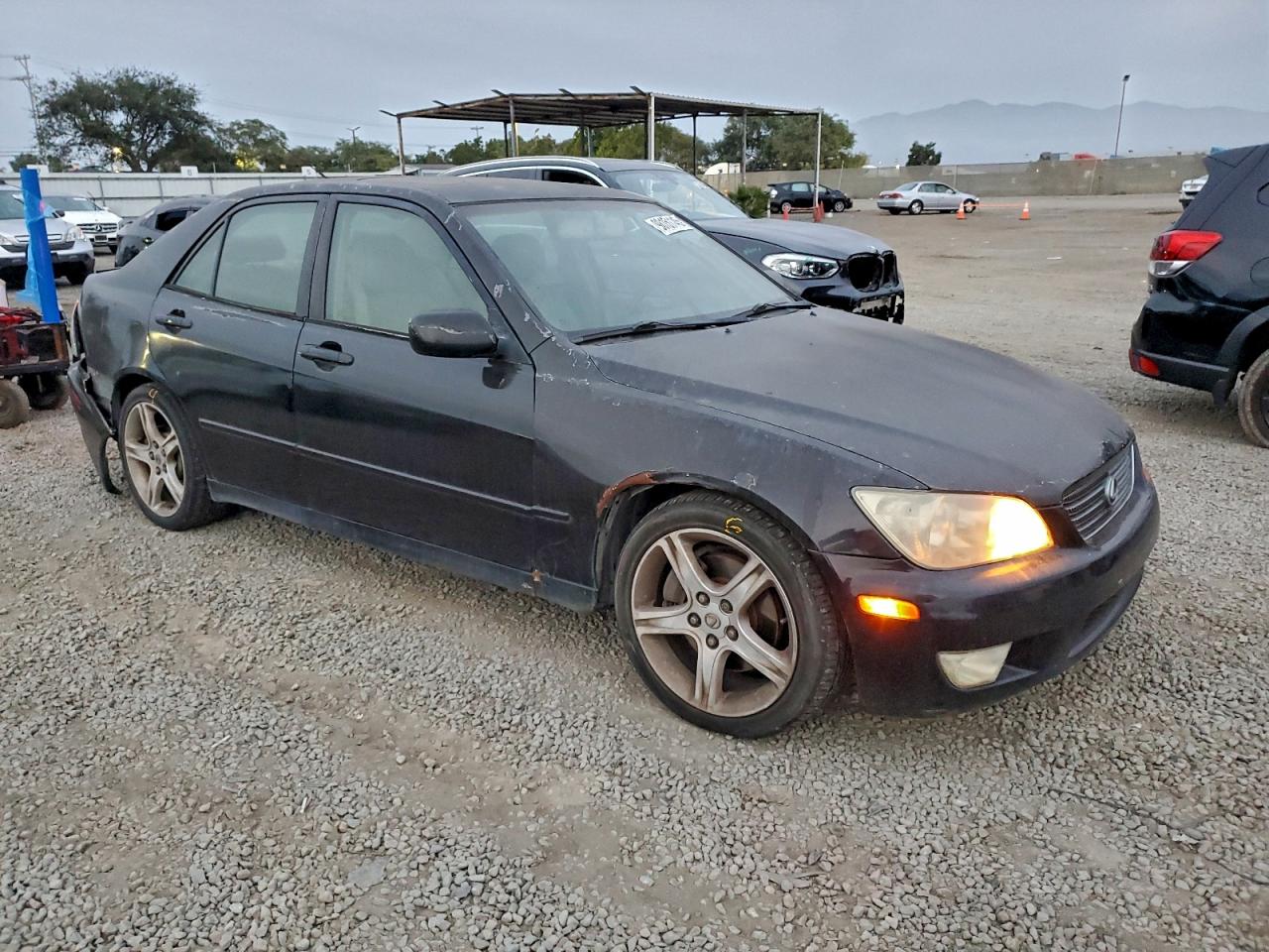 2001 LEXUS IS 300 photo 4