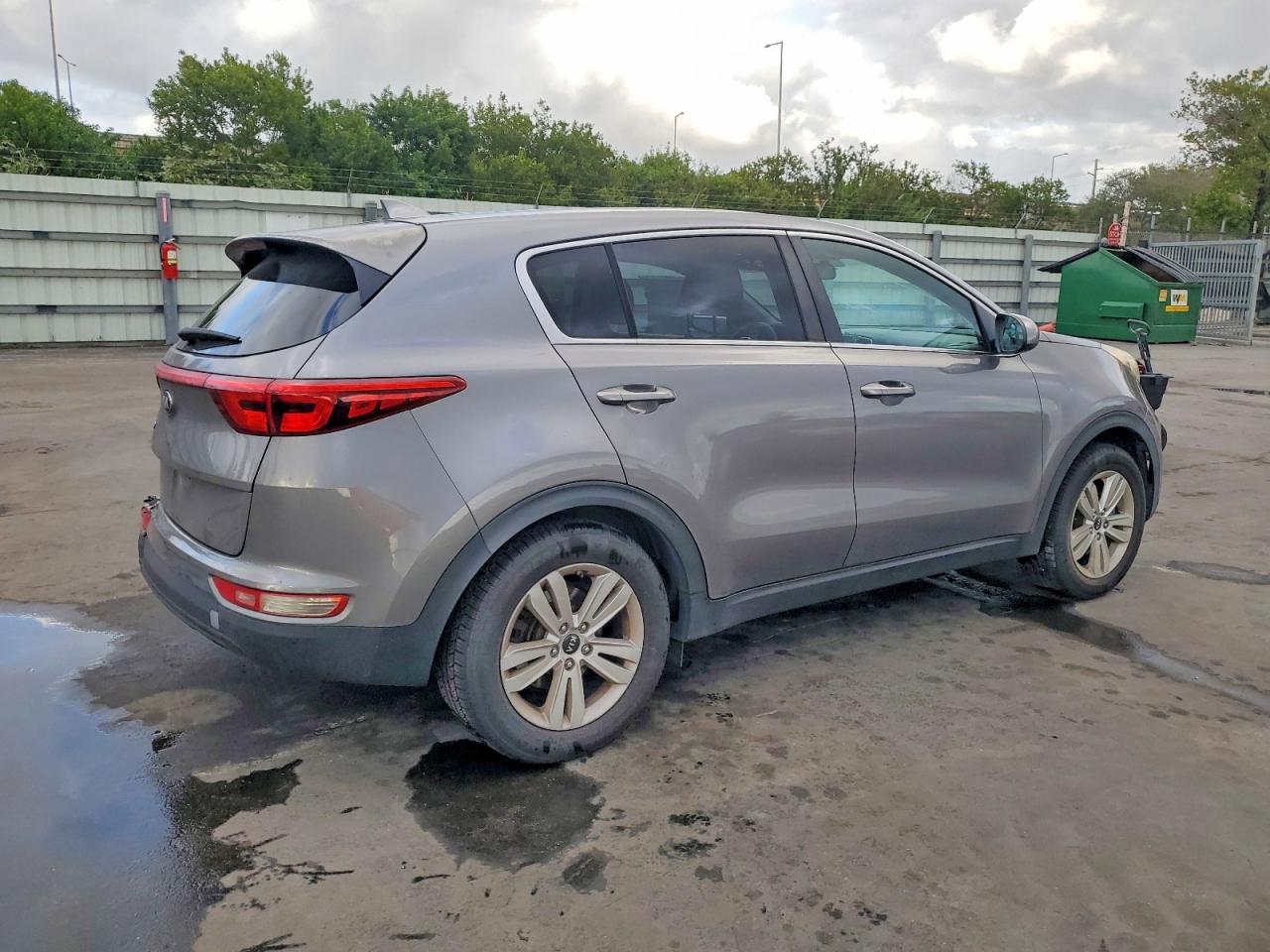 2018 KIA SPORTAGE LX photo 3