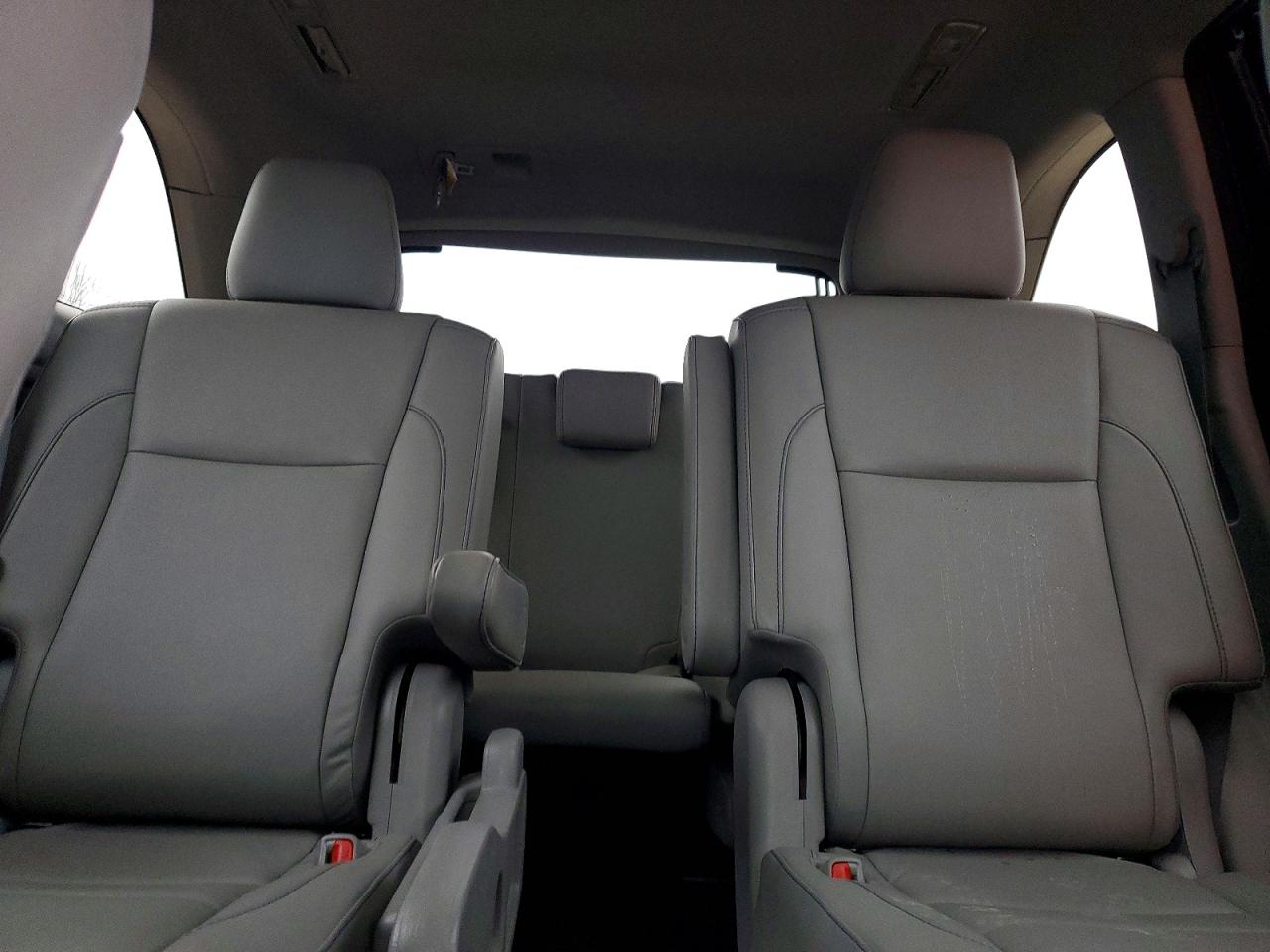 2018 TOYOTA HIGHLANDER SE photo 10