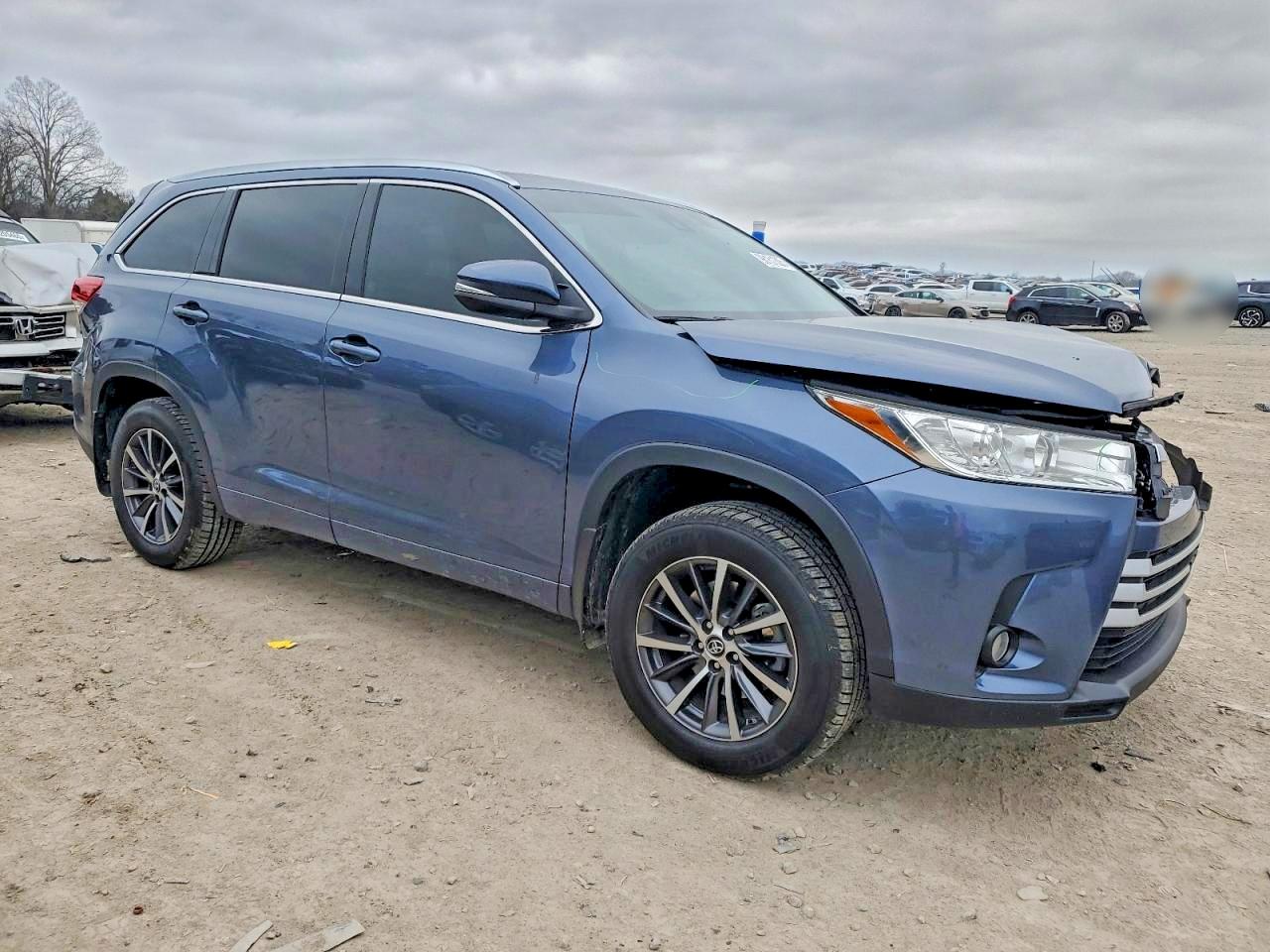 2018 TOYOTA HIGHLANDER SE photo 4