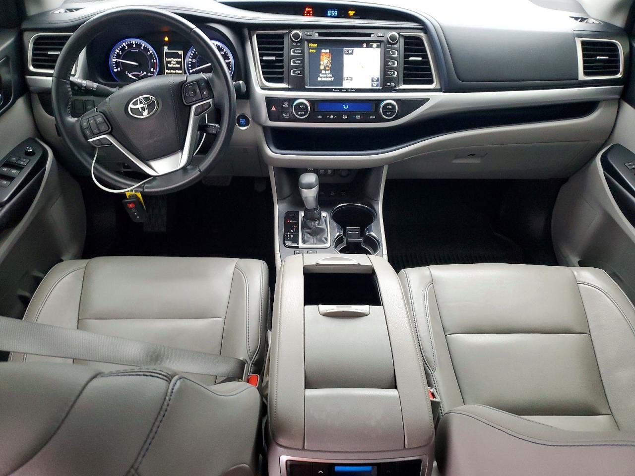 2018 TOYOTA HIGHLANDER SE photo 8