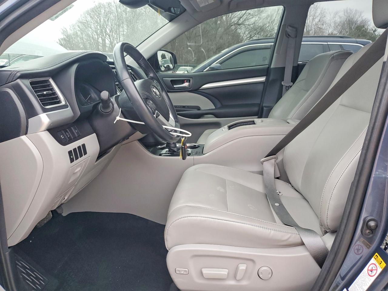 2018 TOYOTA HIGHLANDER SE photo 7