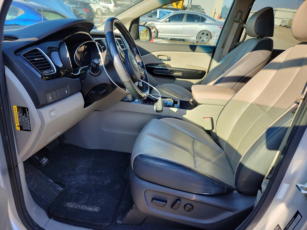 2017 KIA SEDONA EX photo 7