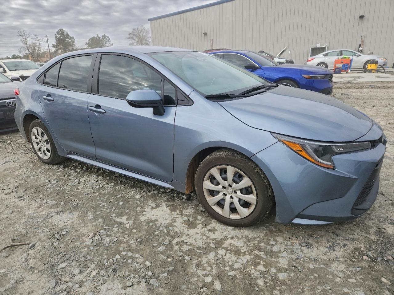 2025 TOYOTA COROLLA LE photo 4
