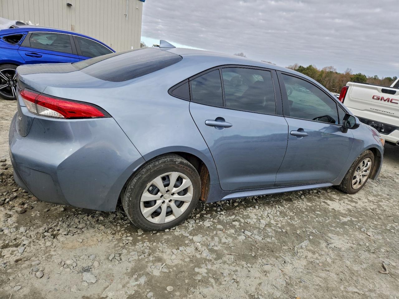 2025 TOYOTA COROLLA LE photo 3