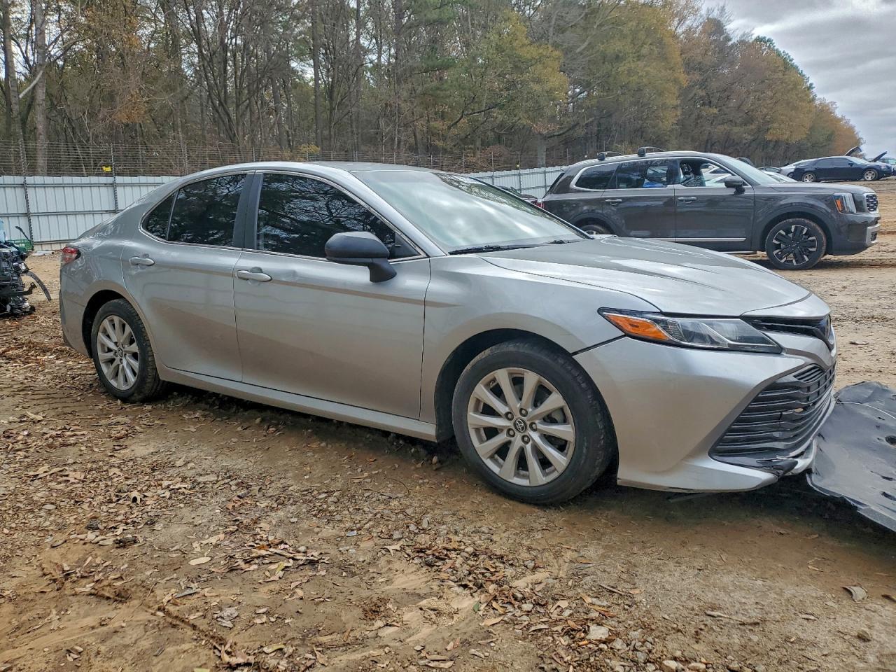 2019 TOYOTA CAMRY L photo 4