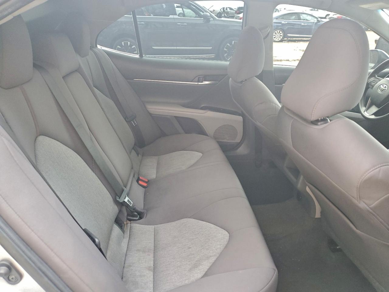2019 TOYOTA CAMRY L photo 10