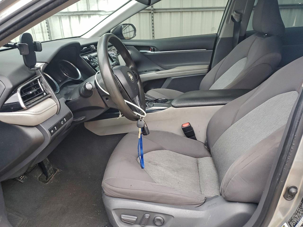 2019 TOYOTA CAMRY L photo 7