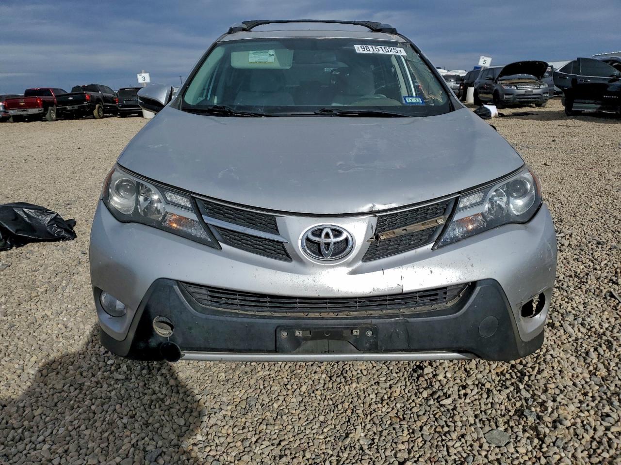 2015 TOYOTA RAV4 XLE photo 5