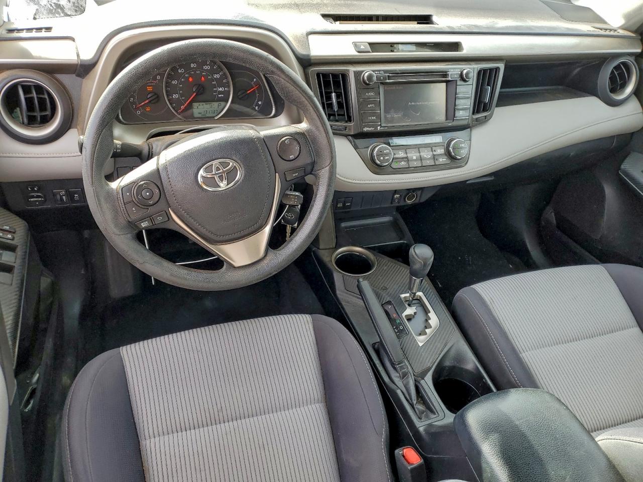 2015 TOYOTA RAV4 XLE photo 8