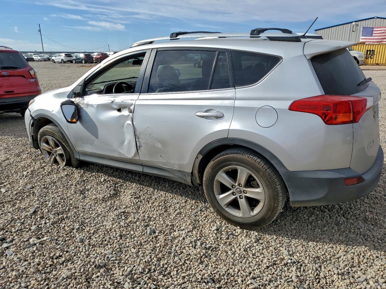 2015 TOYOTA RAV4 XLE photo 2