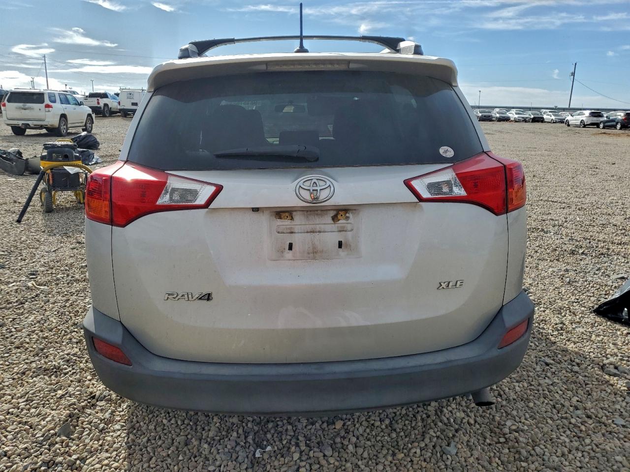 2015 TOYOTA RAV4 XLE photo 6