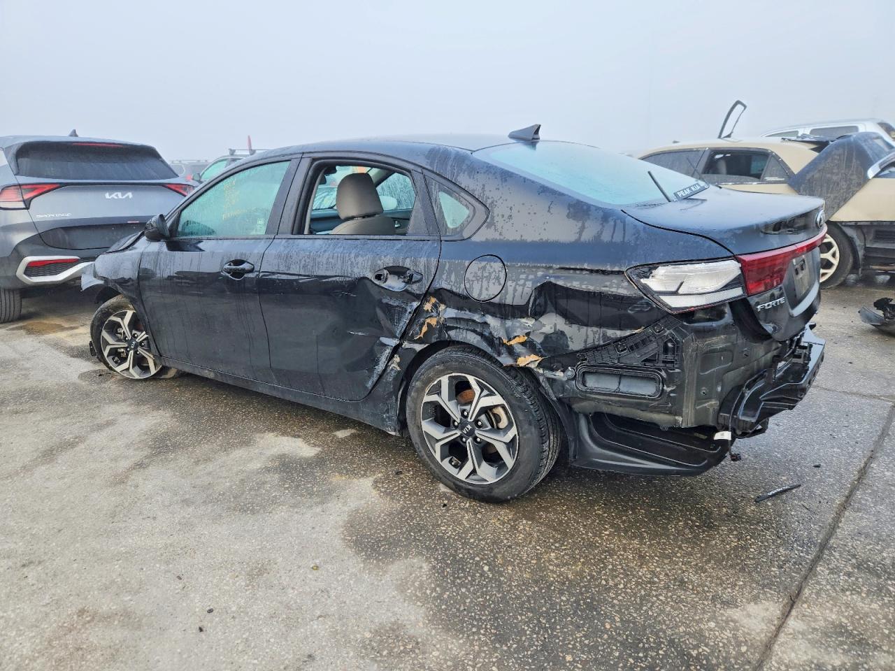 2021 KIA FORTE FE photo 2