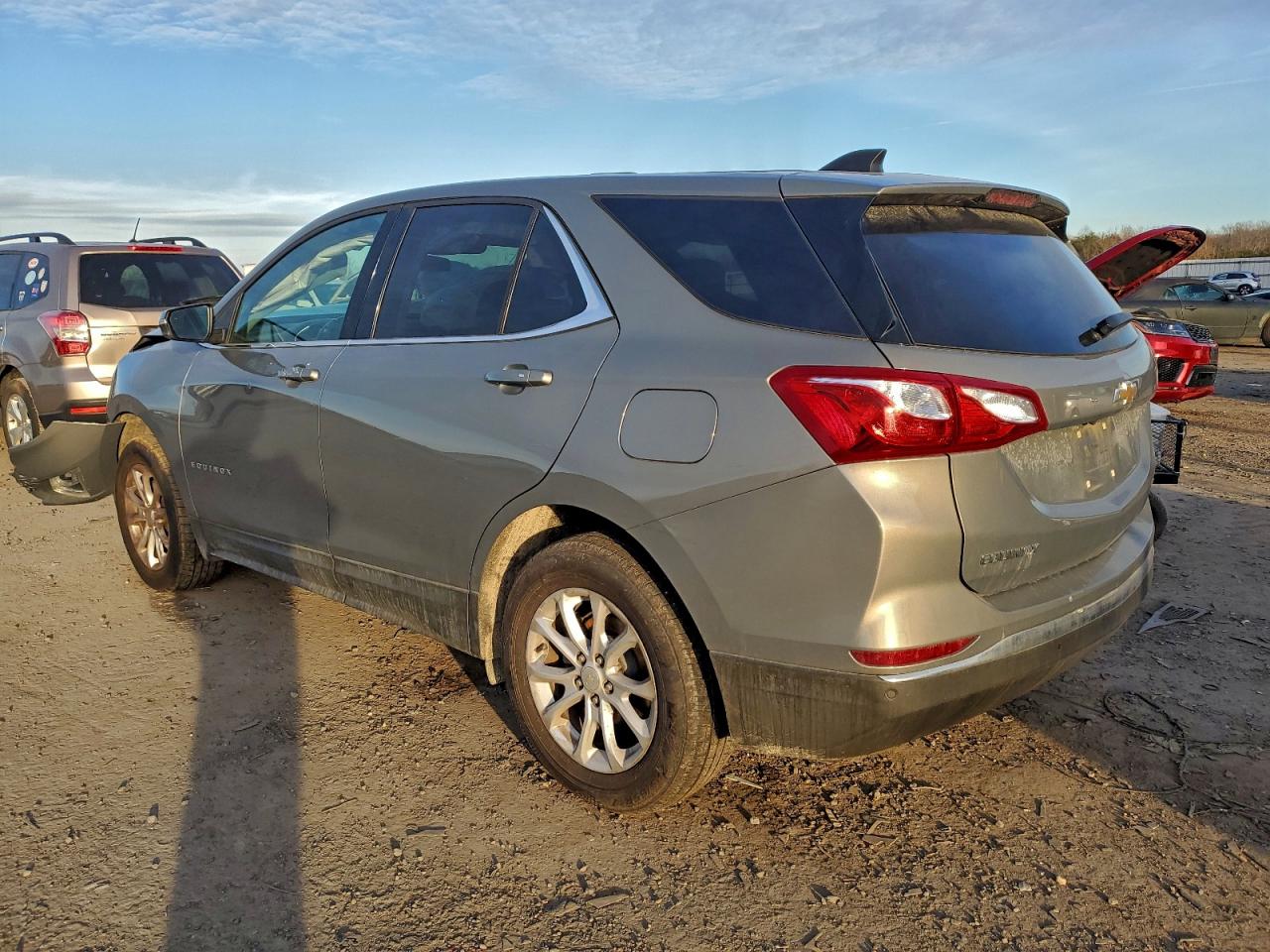 2018 CHEVROLET EQUINOX LT photo 2