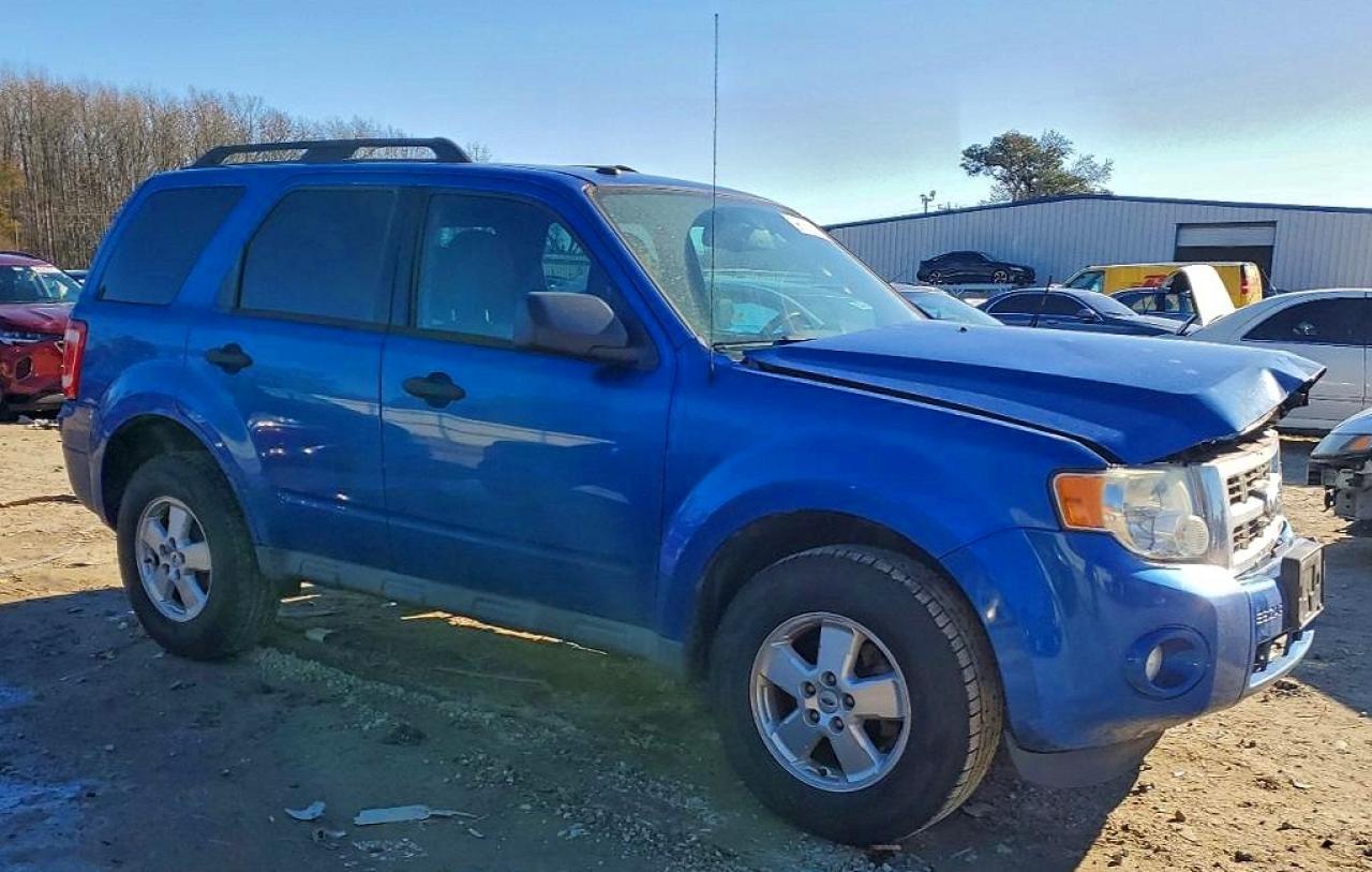 2012 FORD ESCAPE XLT photo 4