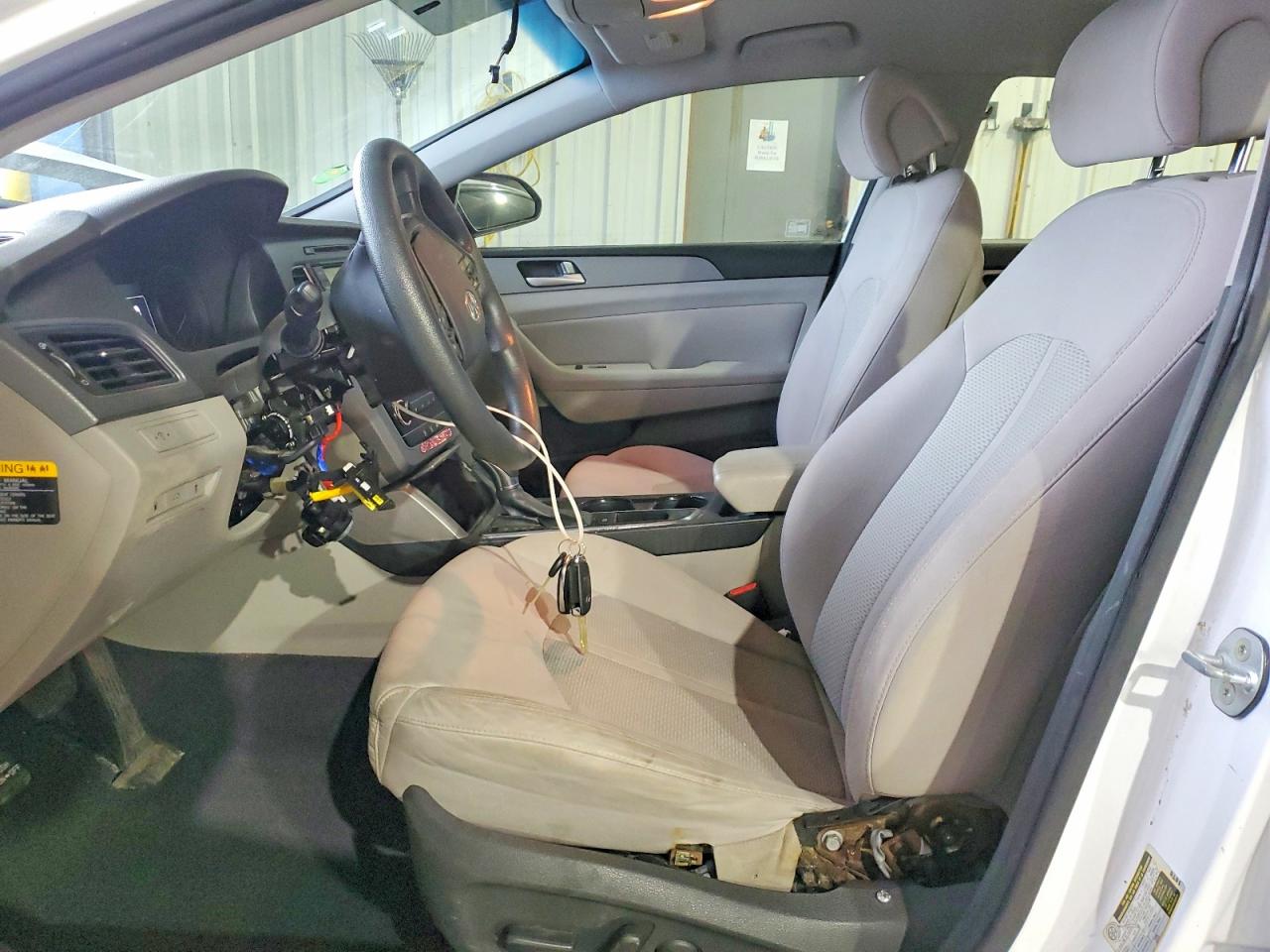 2015 HYUNDAI SONATA SE photo 7