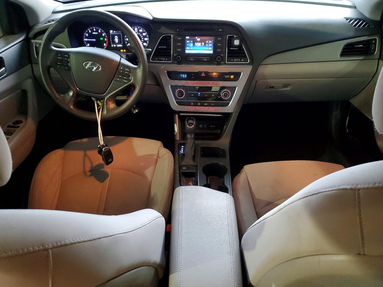 2015 HYUNDAI SONATA SE photo 8