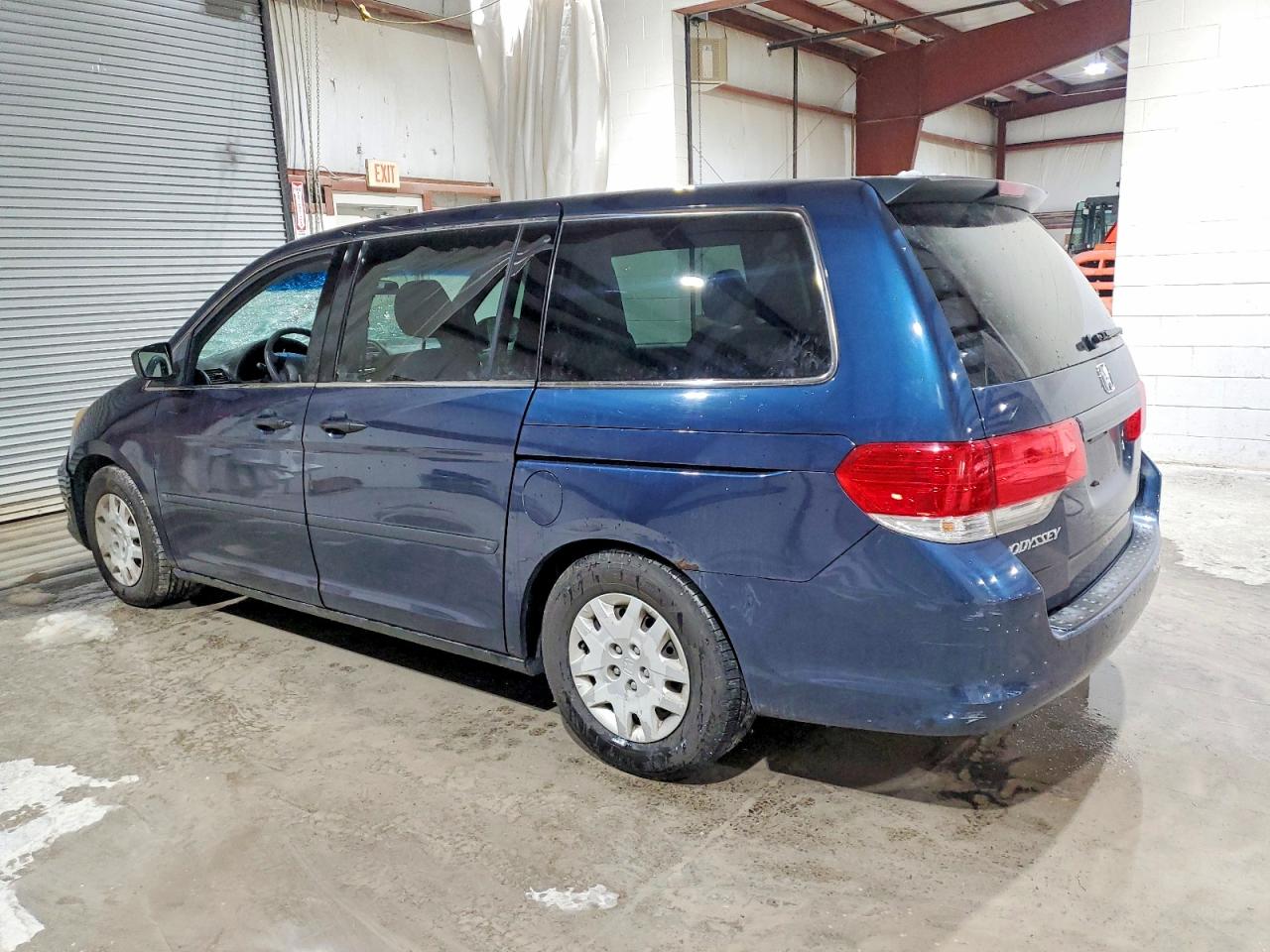 2010 HONDA ODYSSEY LX photo 2