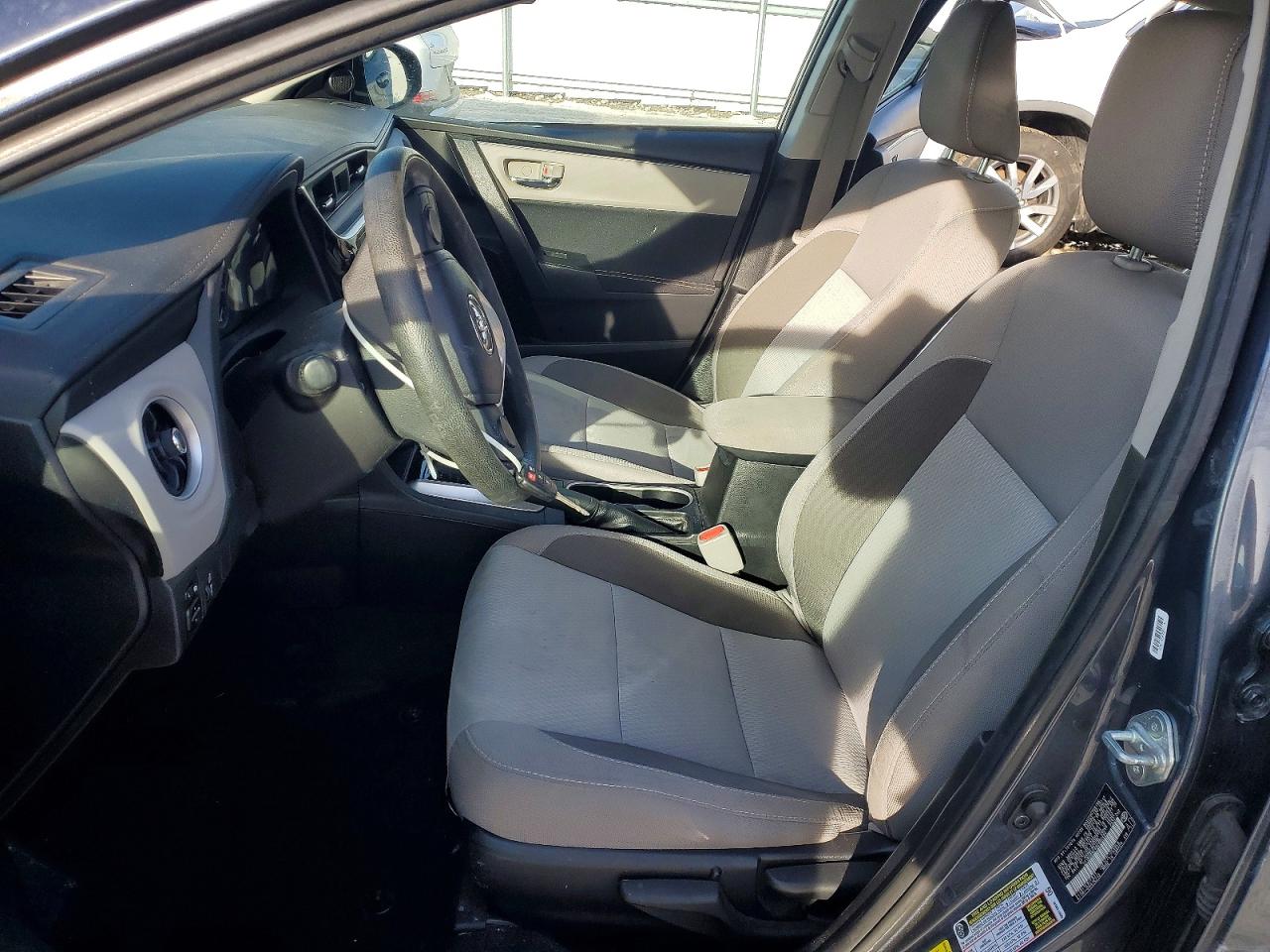 2017 TOYOTA COROLLA L photo 7