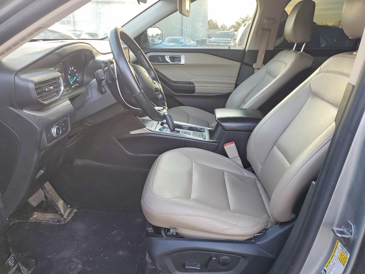 2020 FORD EXPLORER XLT photo 13