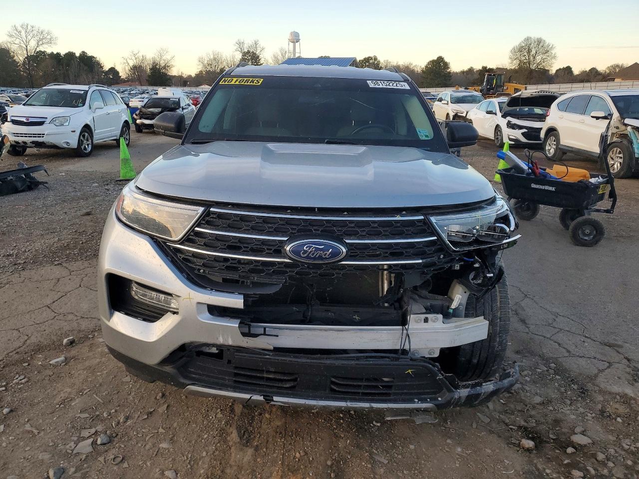 2020 FORD EXPLORER XLT photo 9