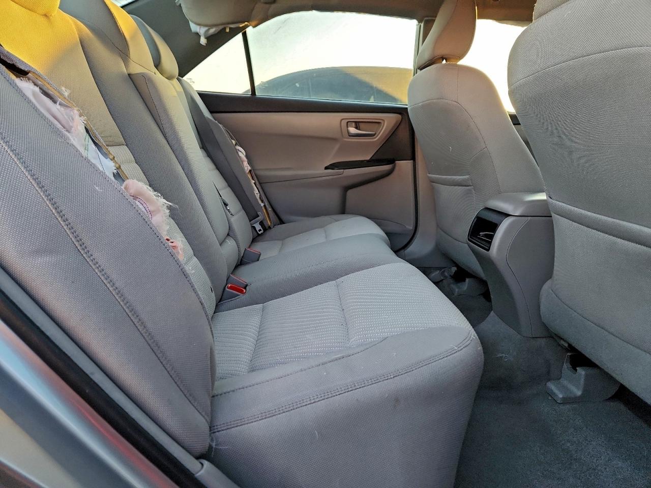 2017 TOYOTA CAMRY LE photo 10