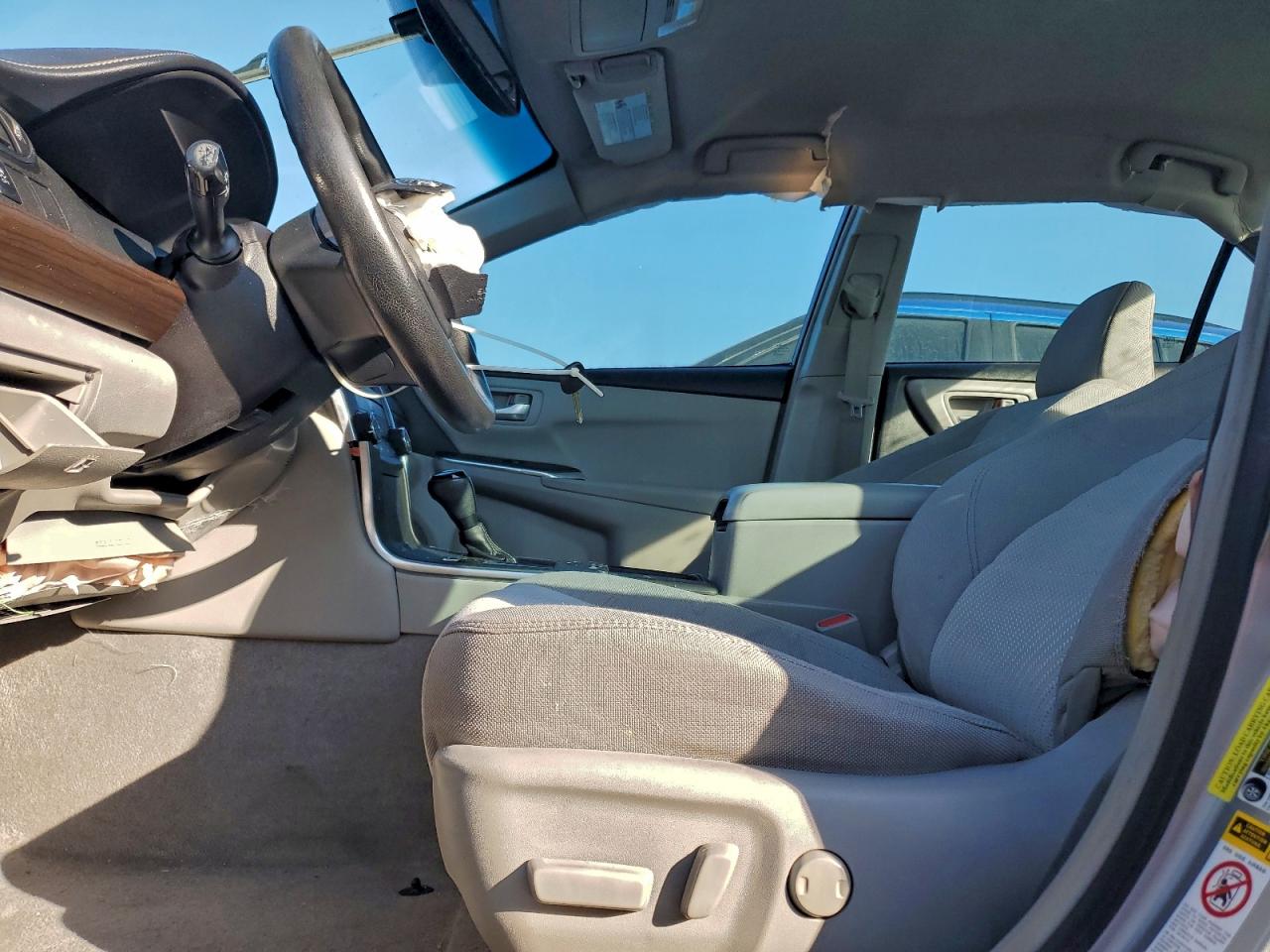 2017 TOYOTA CAMRY LE photo 7