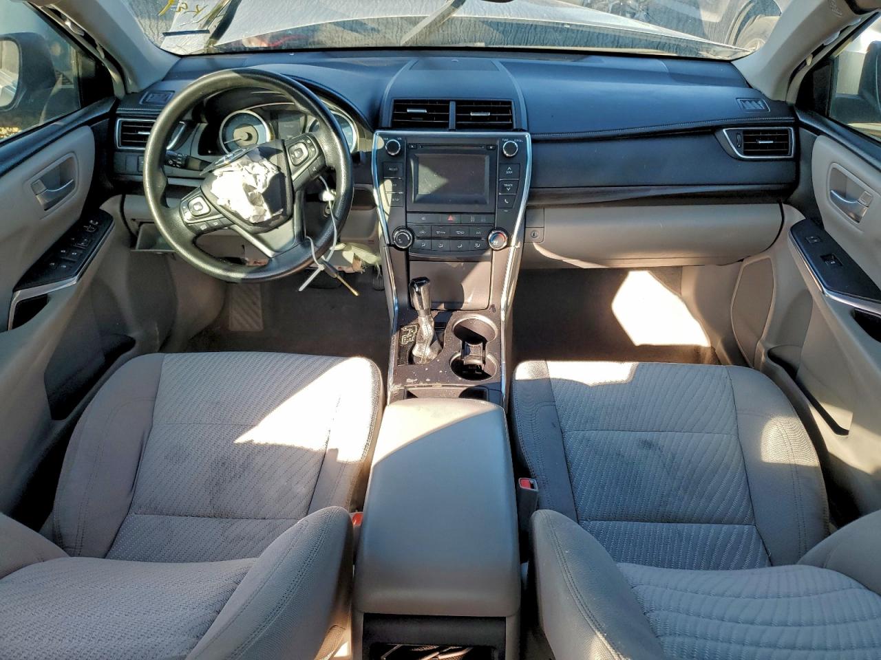 2017 TOYOTA CAMRY LE photo 8