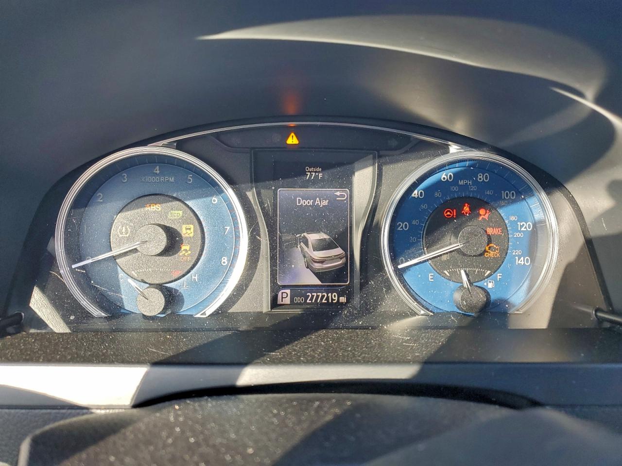 2017 TOYOTA CAMRY LE photo 9