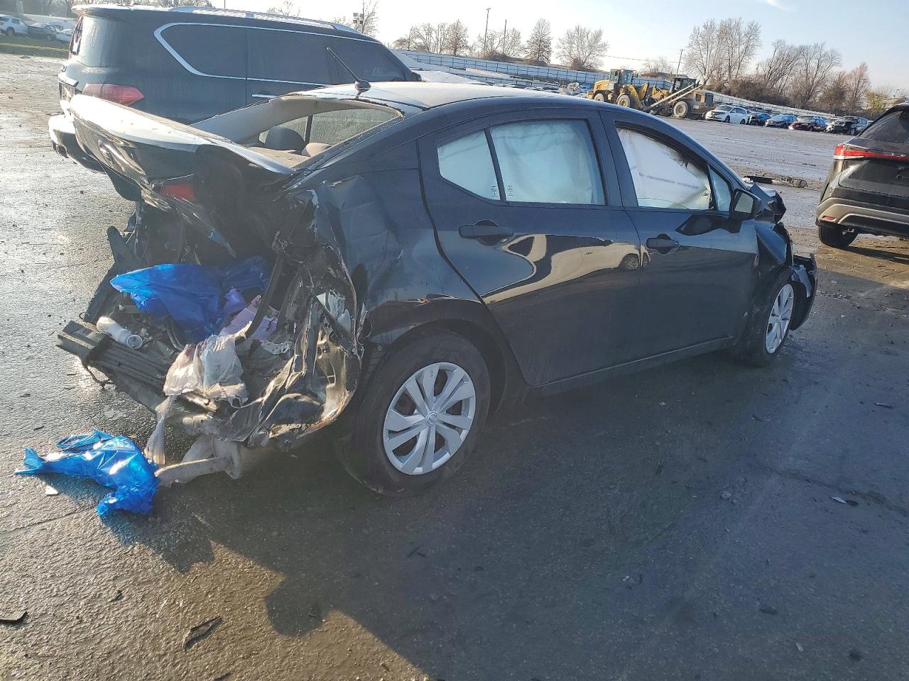2021 NISSAN VERSA S photo 3