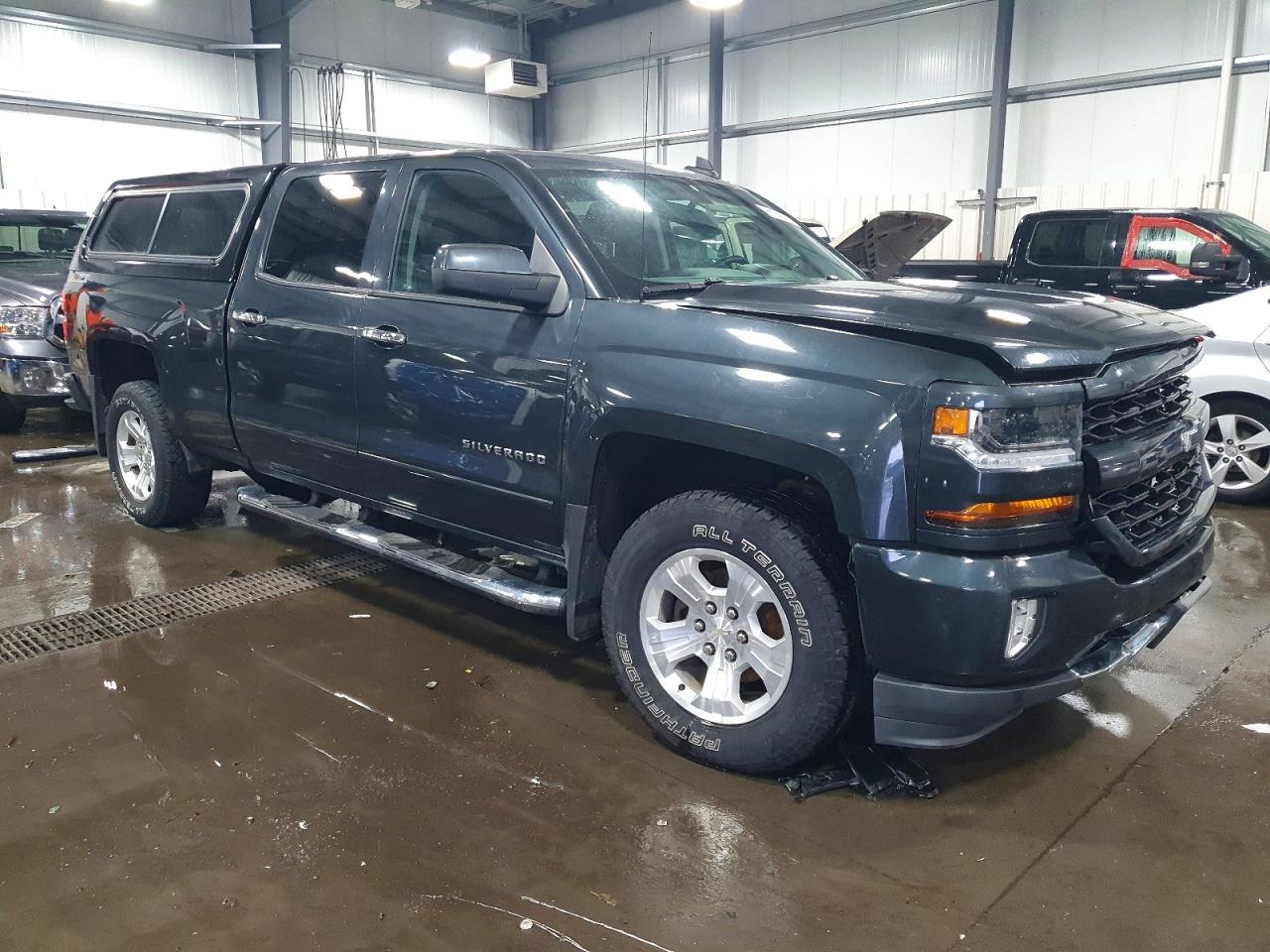 2017 CHEVROLET SILVERADO K1500 LT photo 4