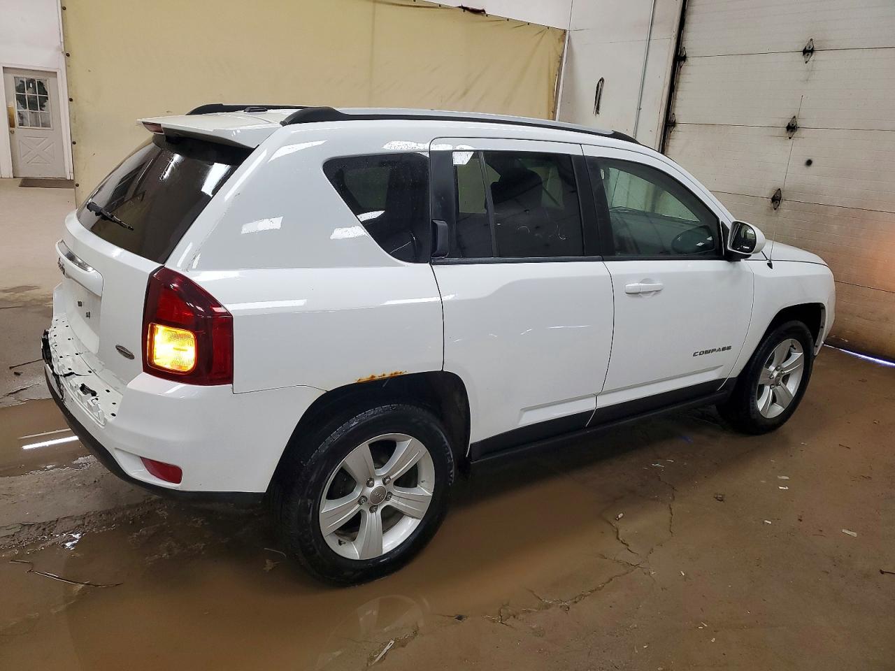 2017 JEEP COMPASS LATITUDE photo 3